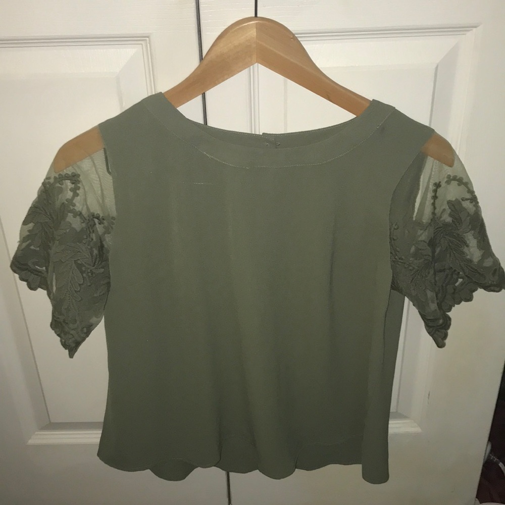 Shirt with lace sleeves
